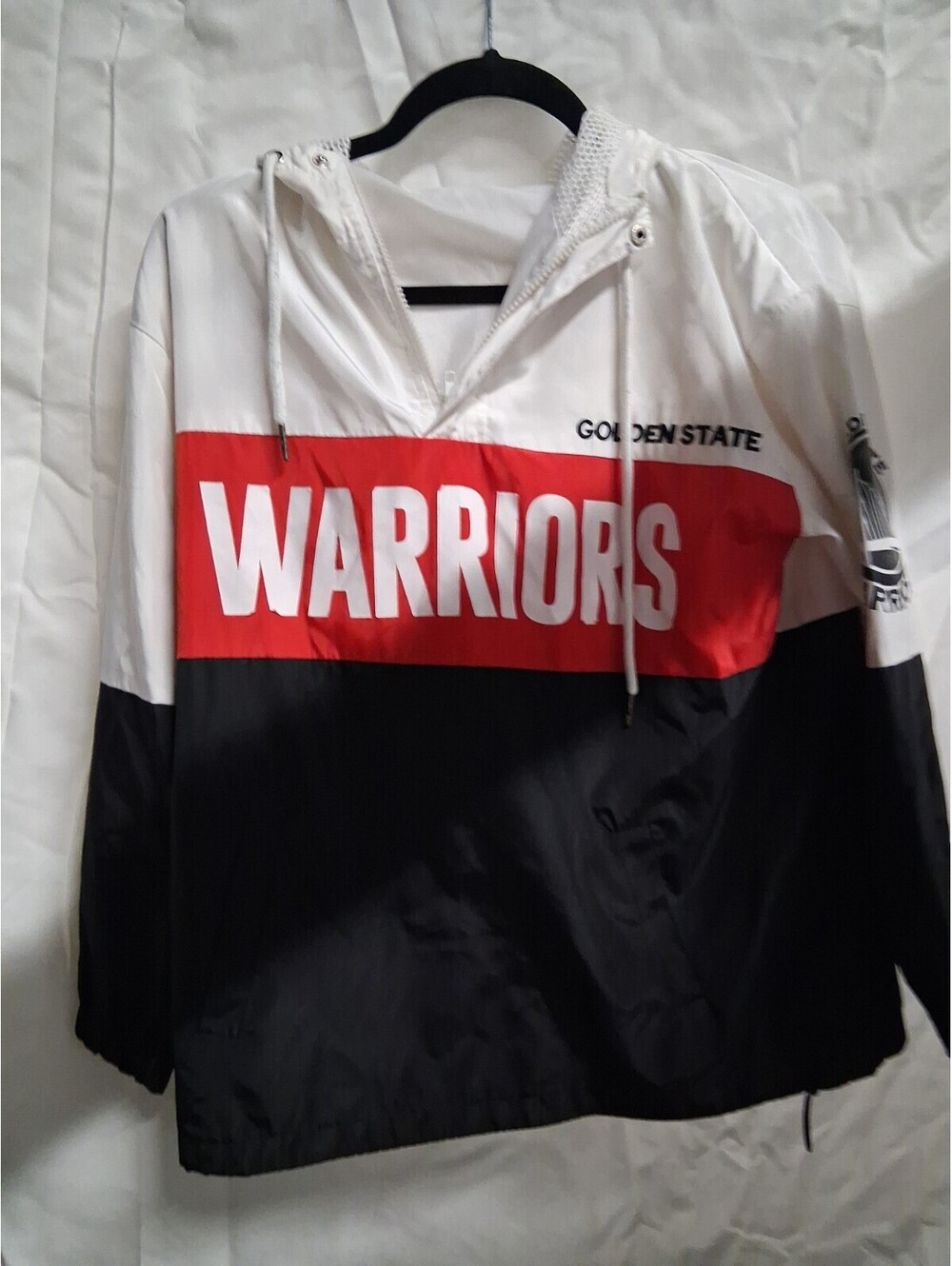 Golden State Earriors Windbreake jacket size Medium White, Black and Red G2